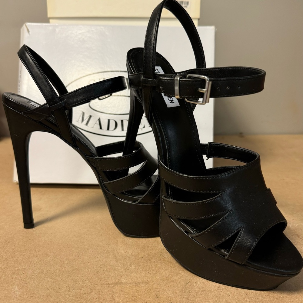 Steve Madden strappy matte black high heel sandals size 10